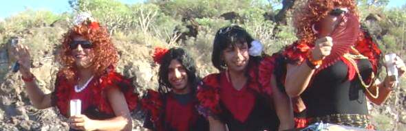 Männer als Frauen verkleidet Karneval in Los Gigantes